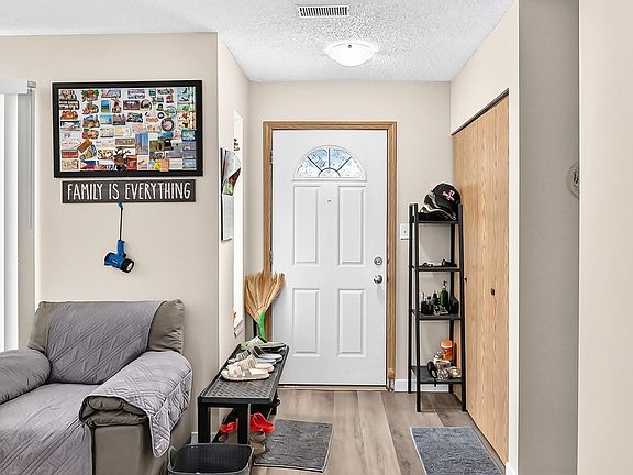 3rd image of 180 Bridgeport Blvd #171