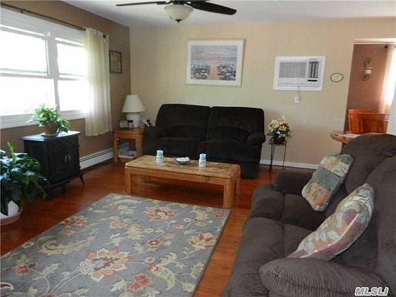 2nd image of 360 Bayside Ave