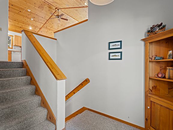 5th image of 7064 Gray Ave