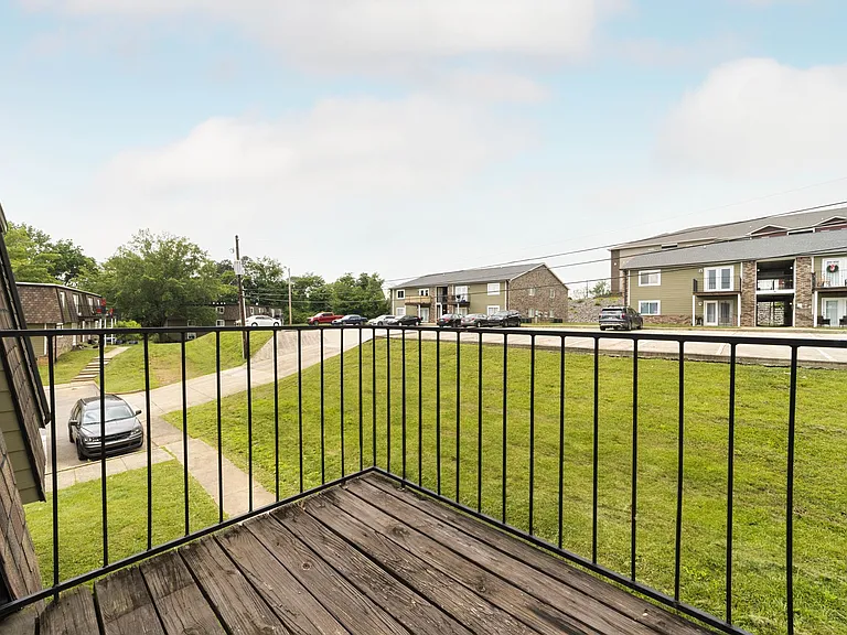 Autumn Ridge Apartment Community — Photo 12