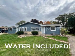 1596 N Oakwood Rd, Oshkosh, WI 54904