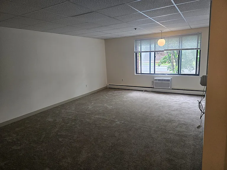 90 Sutton St #3B — Photo 1