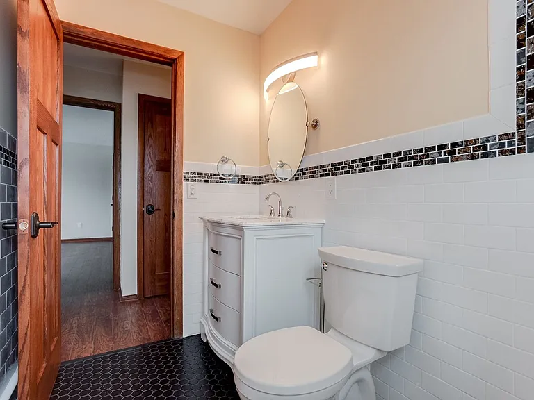 441 Grand Ave — Photo 10