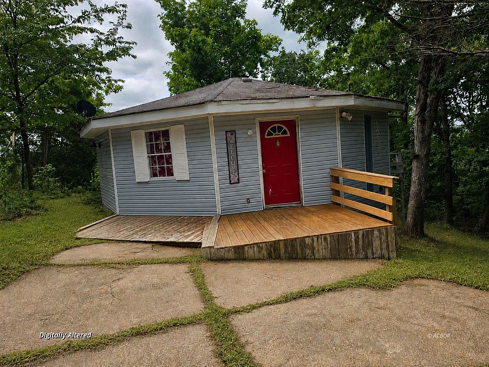 1st image of 543 Solar Dr