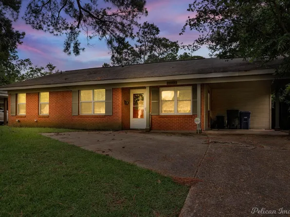 3853 Greenway Pl, Shreveport, LA 71105