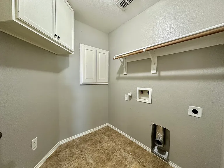 6920 Misty Meadow Ln — Photo 16