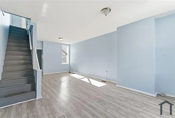 2236 W Firth St — Photo 4