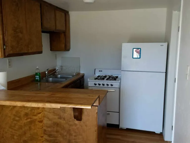 187 Bakersfield Ave — Photo 2