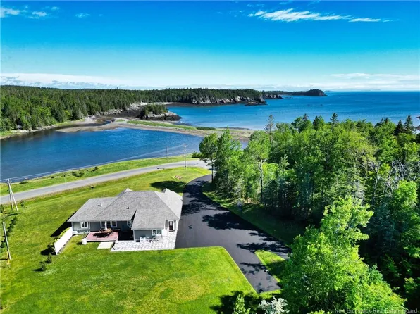 905 Fundy Dr, Campobello Island, NB E5E 1Y7