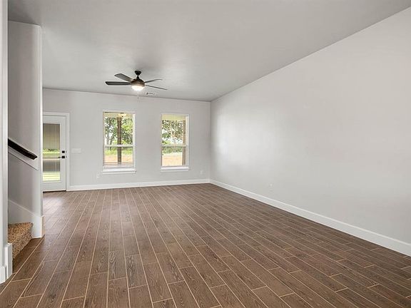 4th image of 2375 Clubhouse Dr