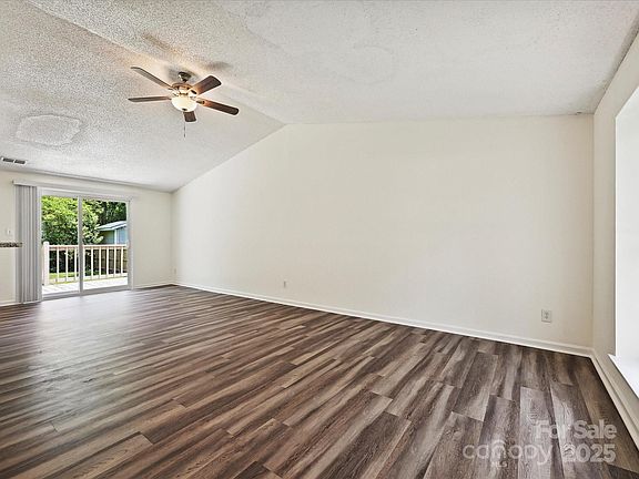 4th image of 5811 Rock Hollow Dr