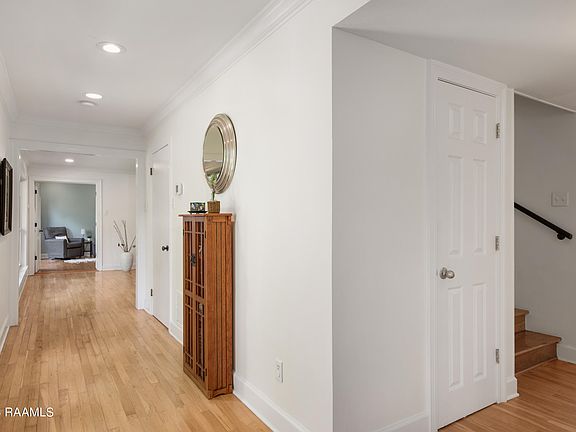 2nd image of 805 Woodvale Ave