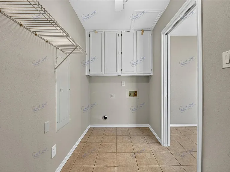 4900 Ledgestone Dr — Photo 14