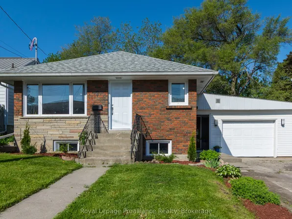 2 Bettes St, Belleville, ON K8N 3W3