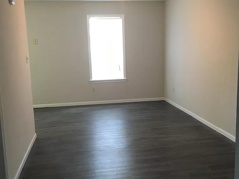 2216 Live Oak Ln — Photo 9
