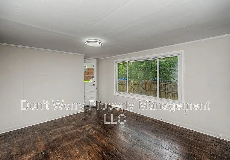 3504 Brevard St — Photo 8