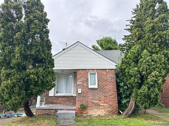 2nd image of 13654 Mecca St