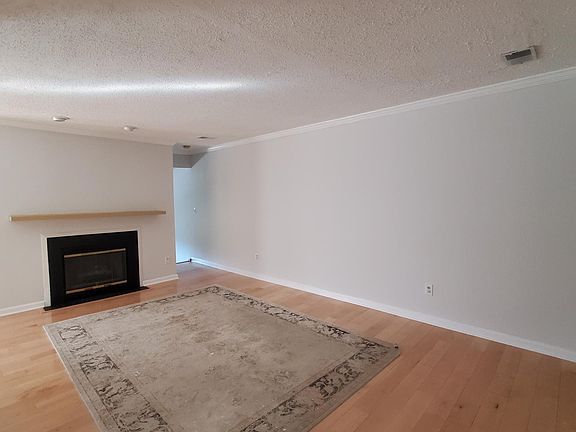3rd image of 31 Colton Cir #31