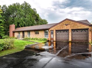 1240 Ashworth Rd, West Des Moines, IA 50265