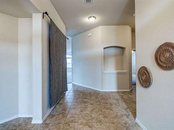 4th image of 216 Olivine Ln