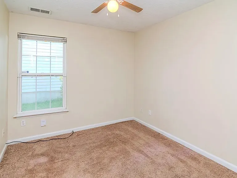 205 Chestnut Ridge Dr — Photo 8