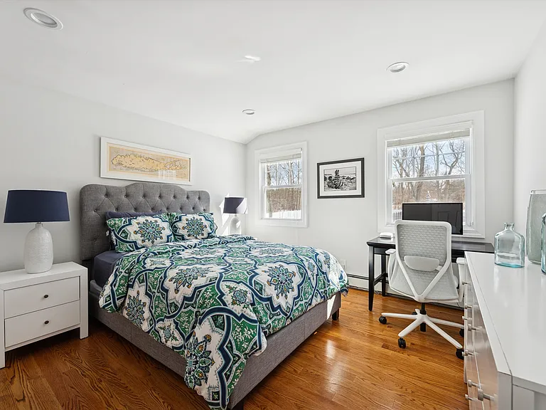 4 Stuart Ct — Photo 15