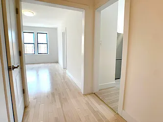 Rented by R New York