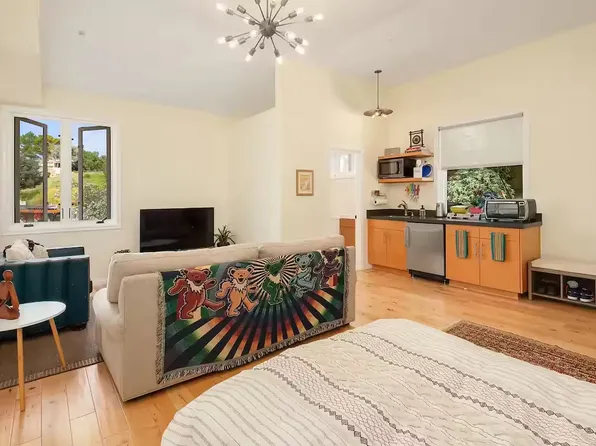2373 Tuna Canyon Rd, Topanga, CA 90290