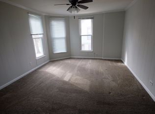 408 E Walnut St APT 4, Bloomington, IL 61701