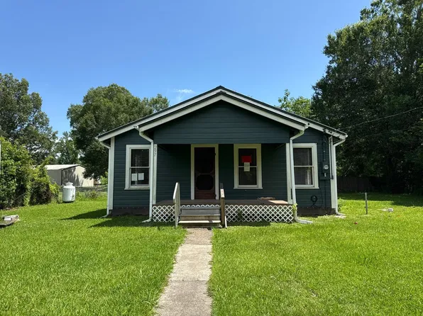 297 Thelma Ln, Moss Bluff, LA 70611