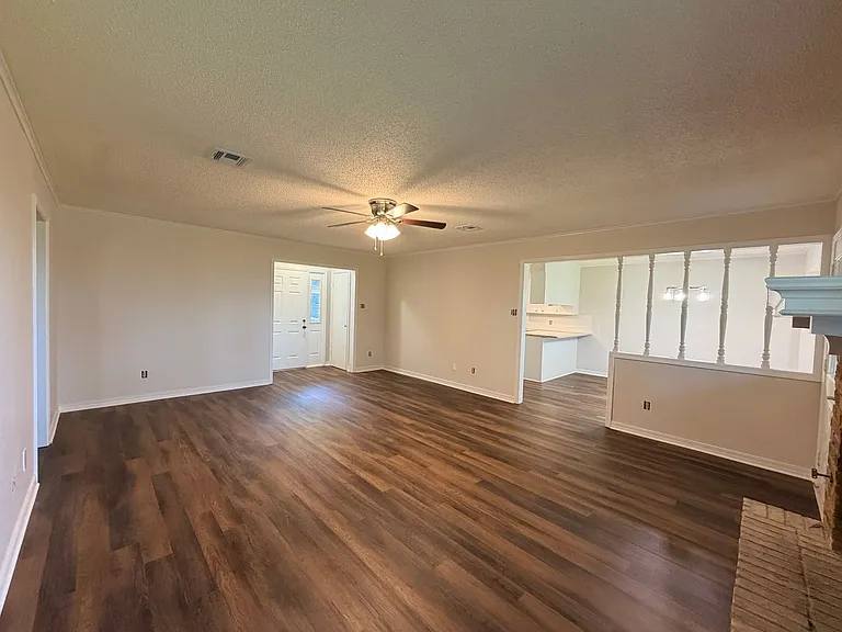 217 Flagg Dr — Photo 4