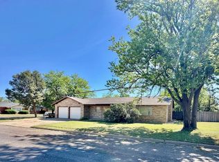 2006 Borger St, Plainview, TX 79072