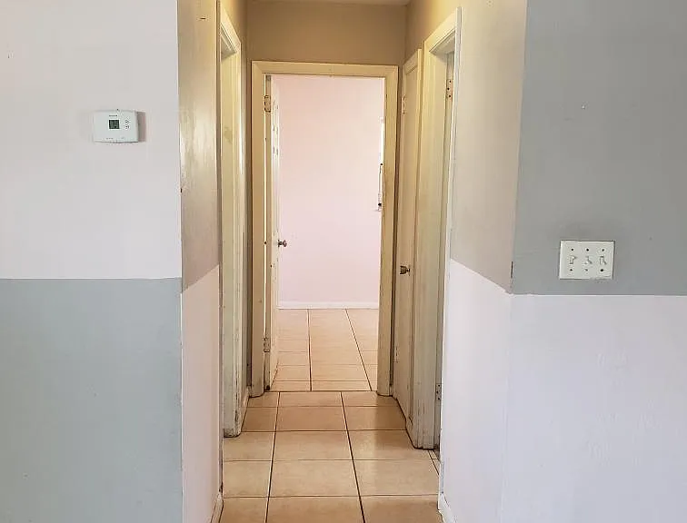 1420 Kimdale St E — Photo 18