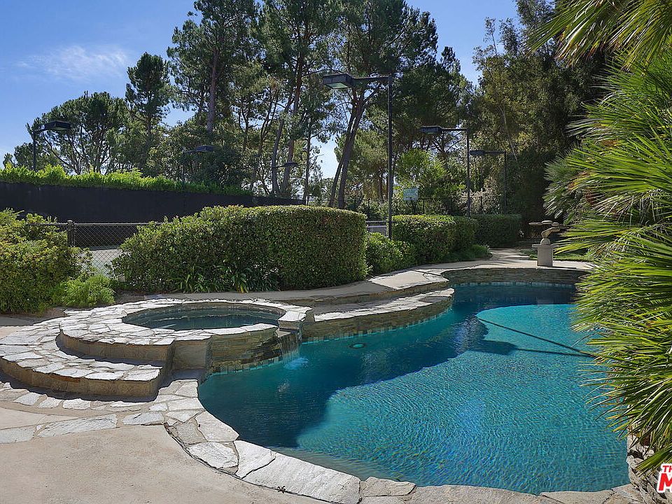 1st image of 4219 Tarzana Estates Dr