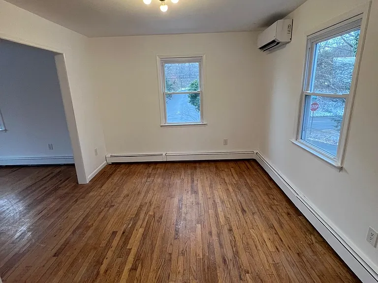 21 Walnut Ave — Photo 2