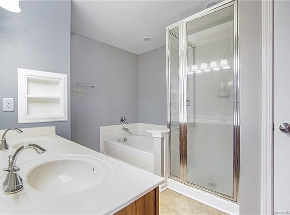 4th image of 116 Boiling Brook Dr
