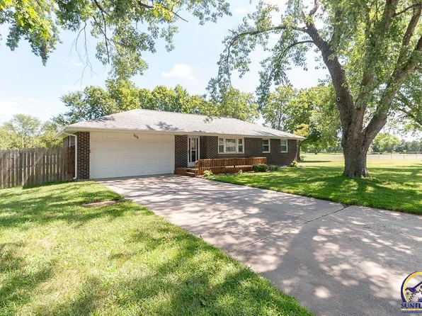 208 Sage Rd, Silver Lake, KS 66539