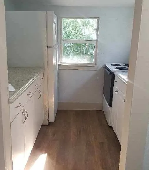 223-A1 N Hollywood Ave — Photo 8