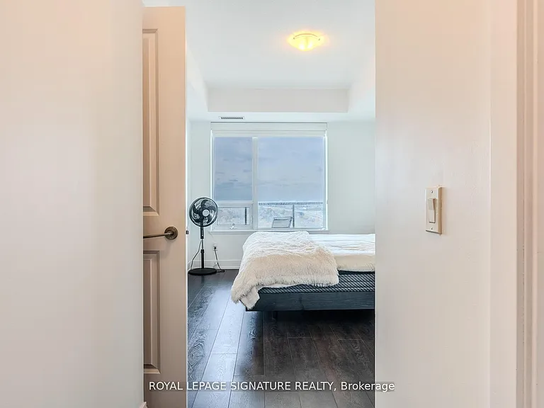 1215 Bayly St #Penthouse 206 — Photo 11