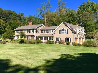 46 Weeburn Dr, New Canaan, CT 06840