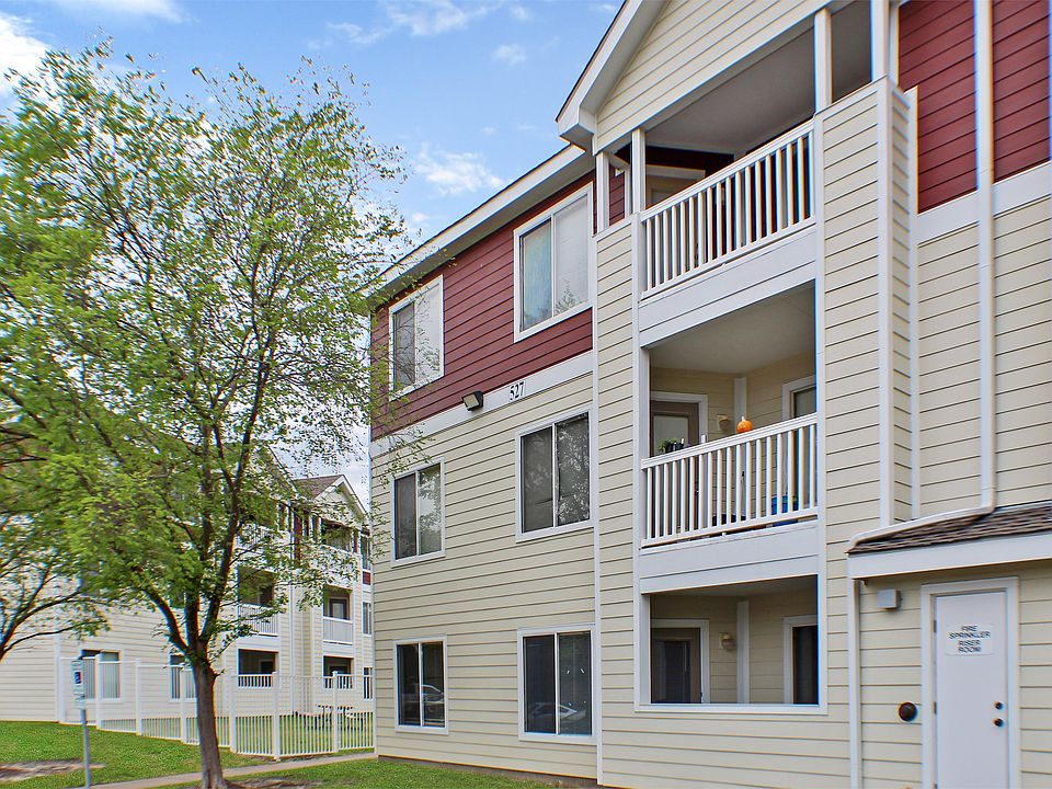1st image of 527 Southwest Parkway102
