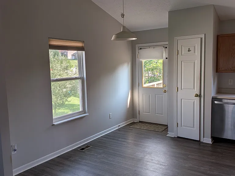 7717 Falls Creek Way — Photo 9