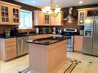 4th image of 31 Schoolhouse Ln