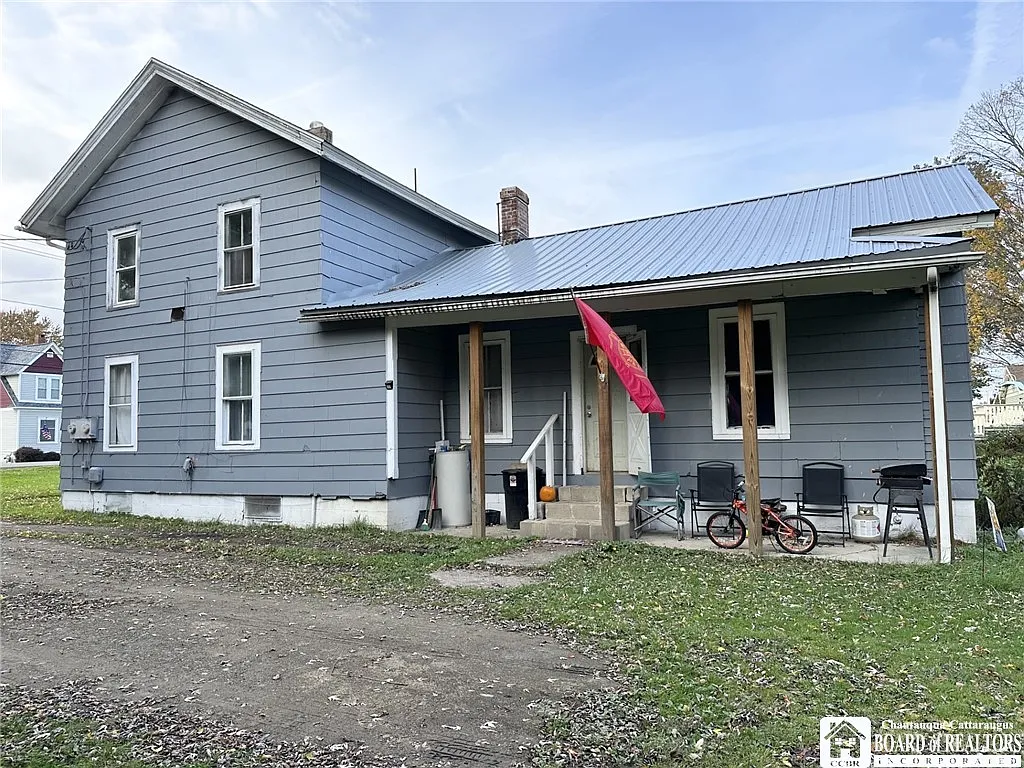 100 N Pearl St photo 1