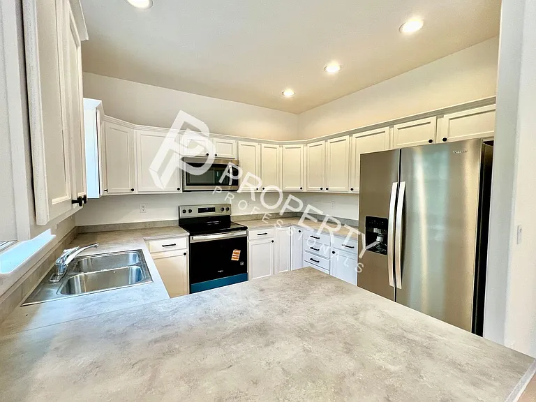 94 Castle Ridge Dr — Photo 7