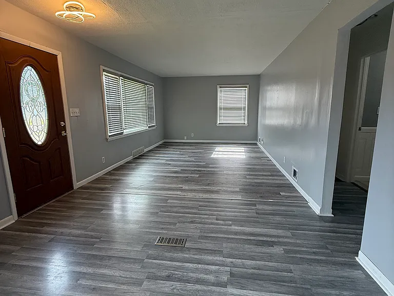 1708 Pierce Ave — Photo 2
