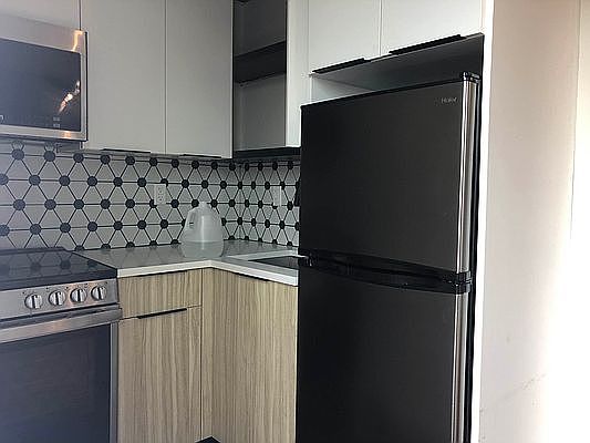 5th image of 659 Hancock St #5