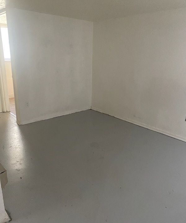 2nd image of 207 W 7th St