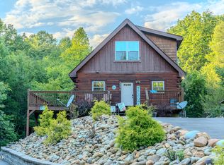 2594 Windfall Estates Dr, Pigeon Forge, TN 37876