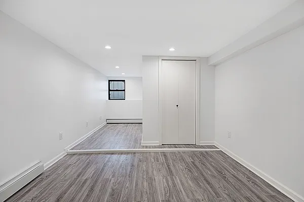 Rented by Compass | media 9